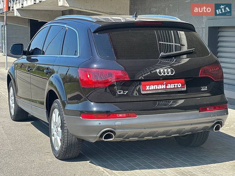 Позашляховик / Кросовер Audi Q7 2013 в Києві