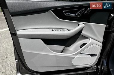Позашляховик / Кросовер Audi Q7 2016 в Києві