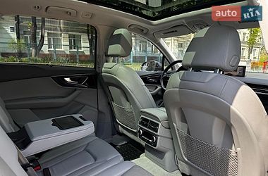 Позашляховик / Кросовер Audi Q7 2016 в Києві