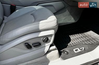 Позашляховик / Кросовер Audi Q7 2016 в Києві