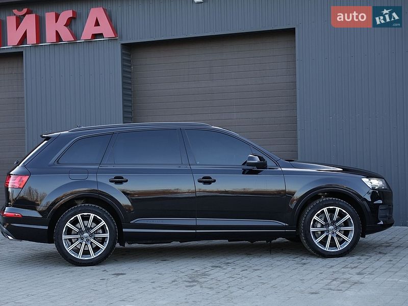 Внедорожник / Кроссовер Audi Q7 2016 в Сарнах