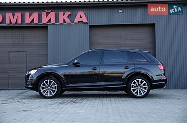 Внедорожник / Кроссовер Audi Q7 2016 в Сарнах