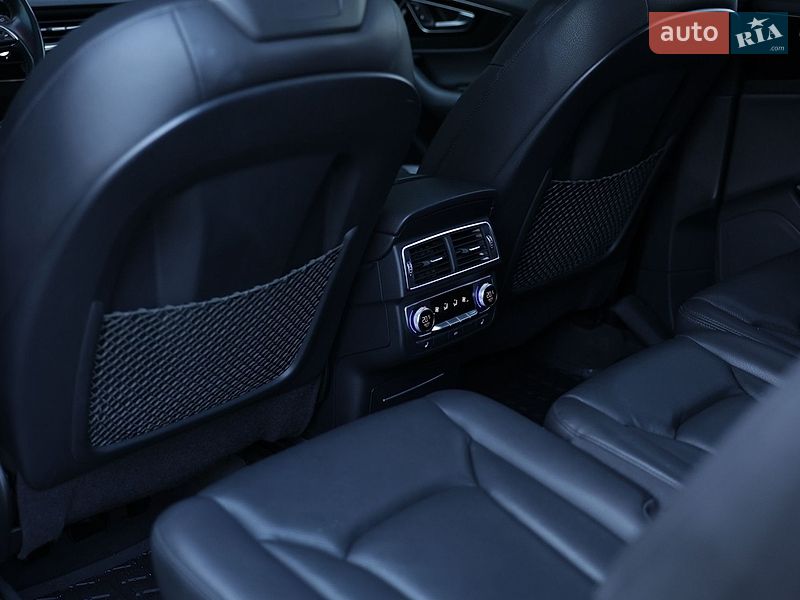 Внедорожник / Кроссовер Audi Q7 2016 в Сарнах