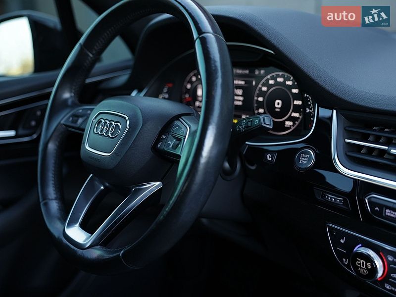 Внедорожник / Кроссовер Audi Q7 2016 в Сарнах