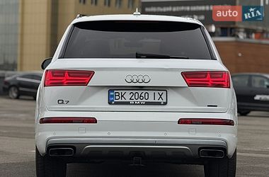 Внедорожник / Кроссовер Audi Q7 2017 в Киеве