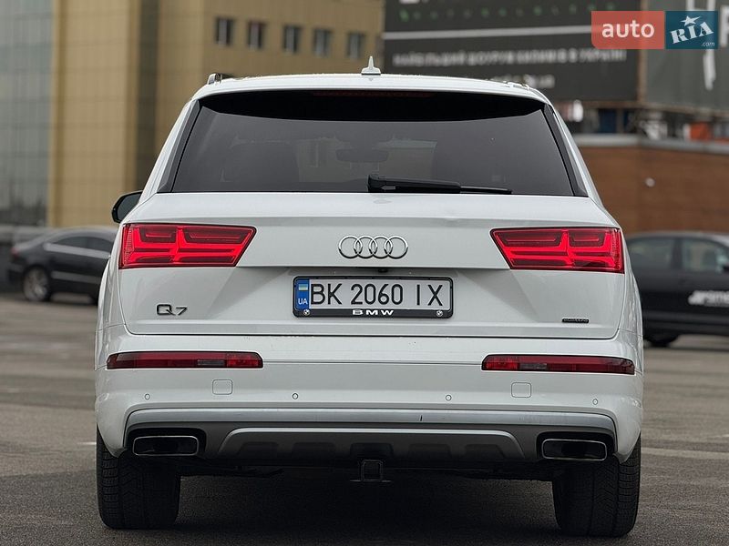 Внедорожник / Кроссовер Audi Q7 2017 в Киеве