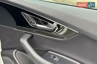 Внедорожник / Кроссовер Audi Q7 2017 в Киеве