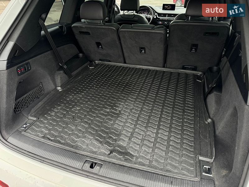 Внедорожник / Кроссовер Audi Q7 2017 в Киеве