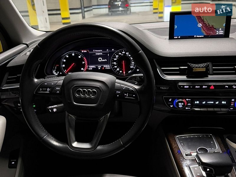Позашляховик / Кросовер Audi Q7 2016 в Дніпрі