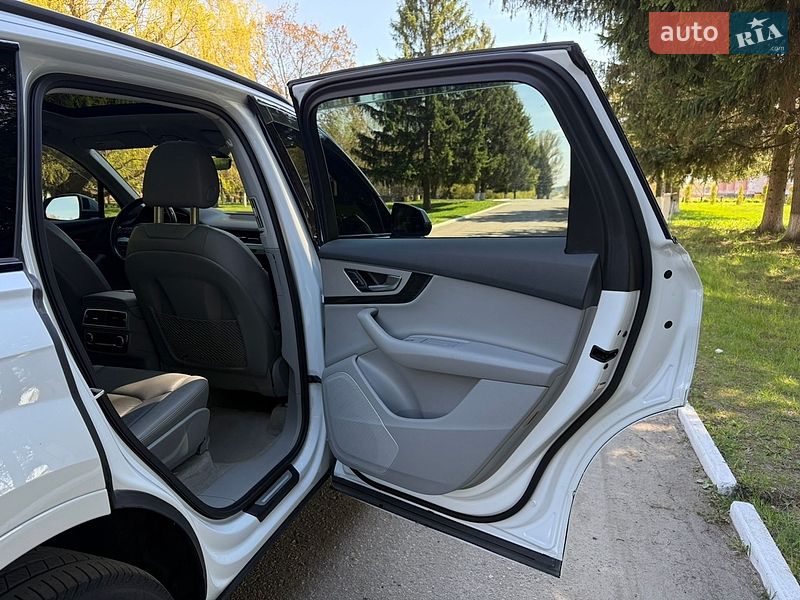 Внедорожник / Кроссовер Audi Q7 2018 в Киеве