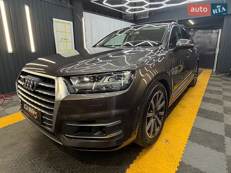 Внедорожник / Кроссовер Audi Q7 2016 в Киеве