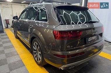 Внедорожник / Кроссовер Audi Q7 2016 в Киеве