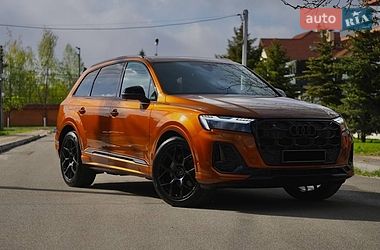 Внедорожник / Кроссовер Audi Q7 2024 в Киеве