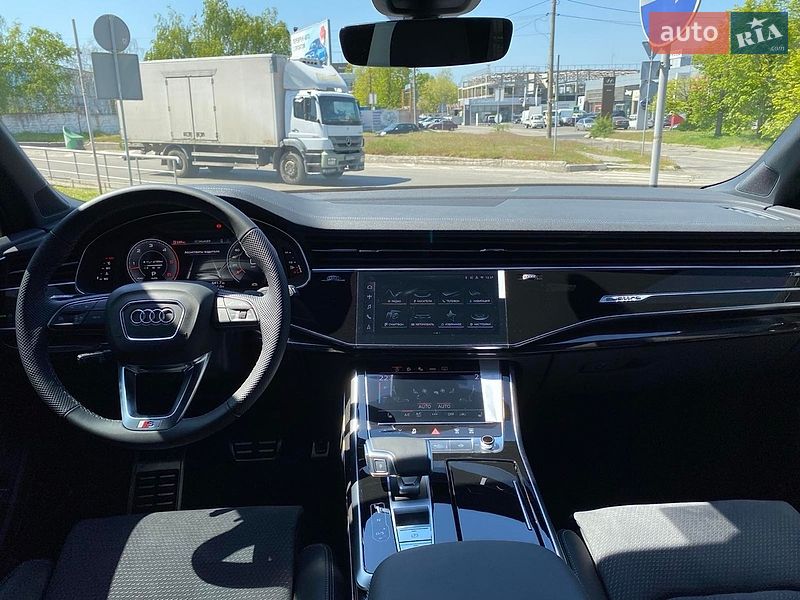 Позашляховик / Кросовер Audi Q7 2026 в Дніпрі