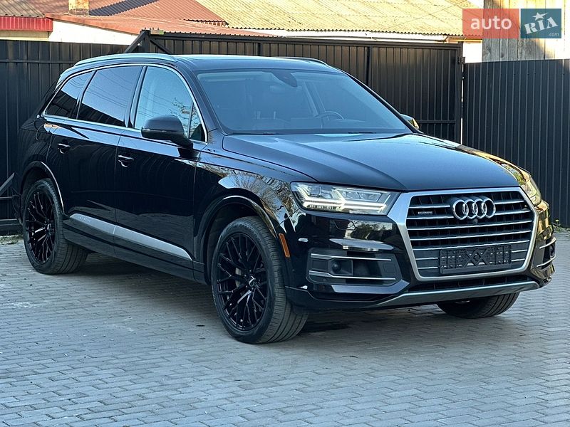 Внедорожник / Кроссовер Audi Q7 2017 в Сарнах