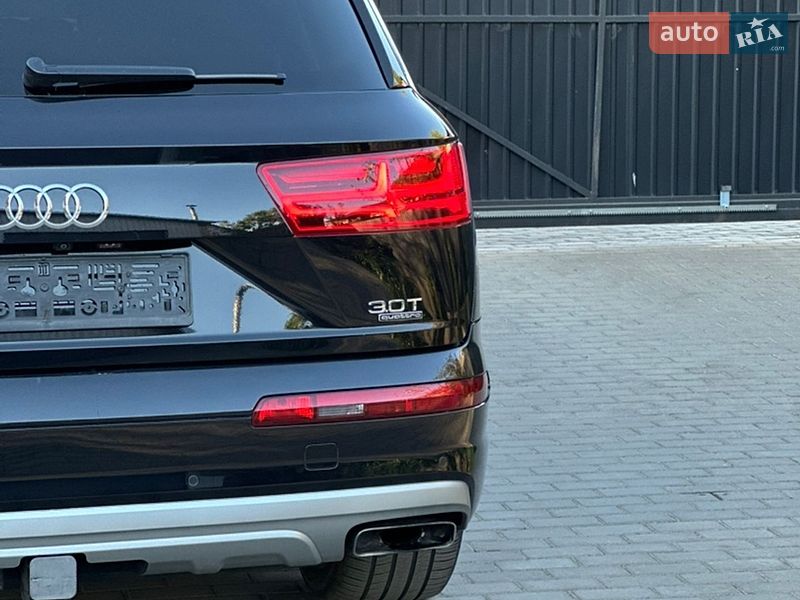 Внедорожник / Кроссовер Audi Q7 2017 в Сарнах