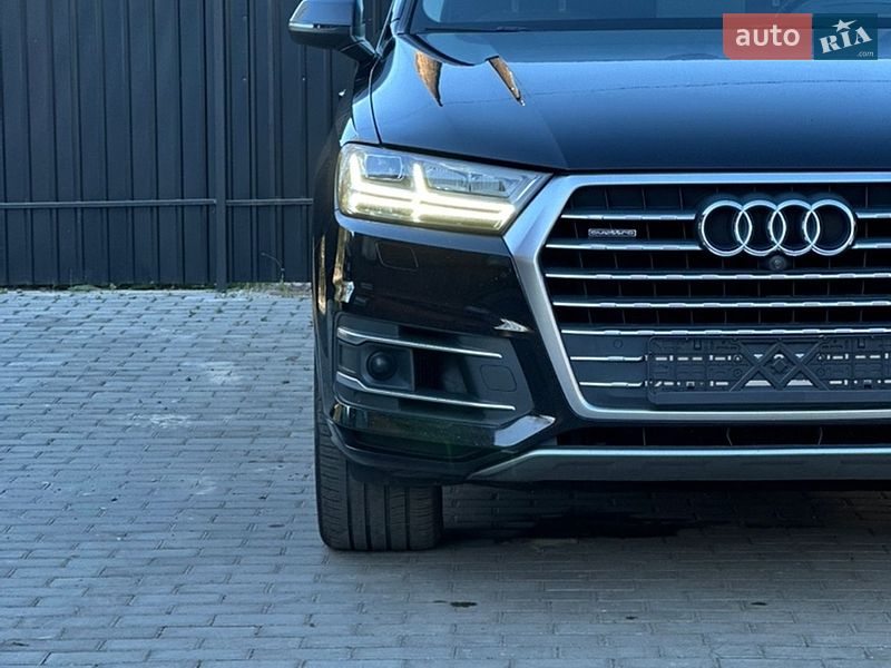 Внедорожник / Кроссовер Audi Q7 2017 в Сарнах