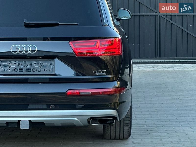 Внедорожник / Кроссовер Audi Q7 2017 в Сарнах