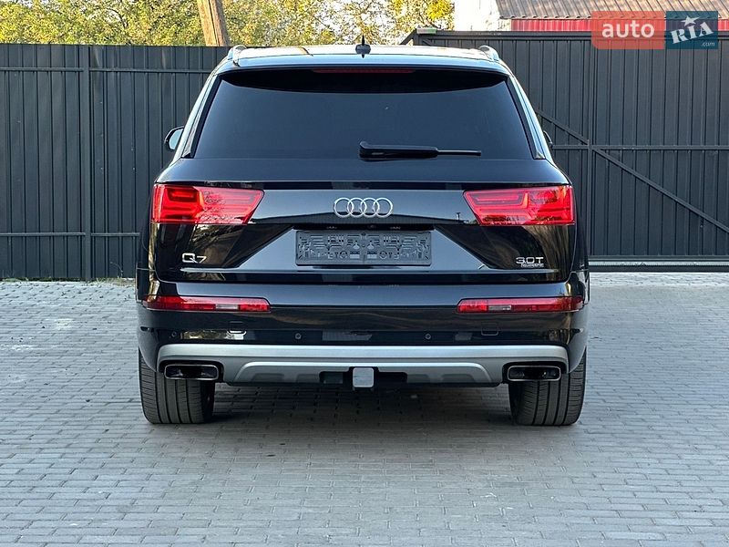 Внедорожник / Кроссовер Audi Q7 2017 в Сарнах