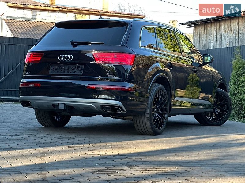 Внедорожник / Кроссовер Audi Q7 2017 в Сарнах