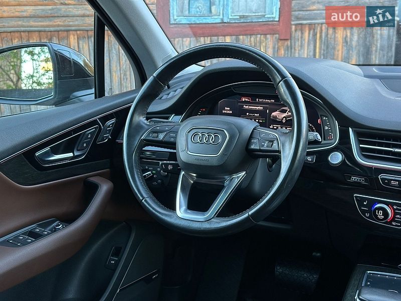 Внедорожник / Кроссовер Audi Q7 2017 в Сарнах