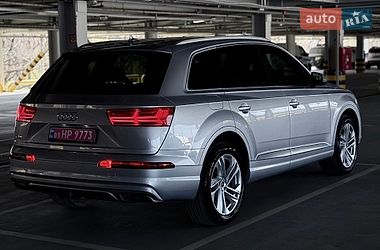 Внедорожник / Кроссовер Audi Q7 2018 в Киеве