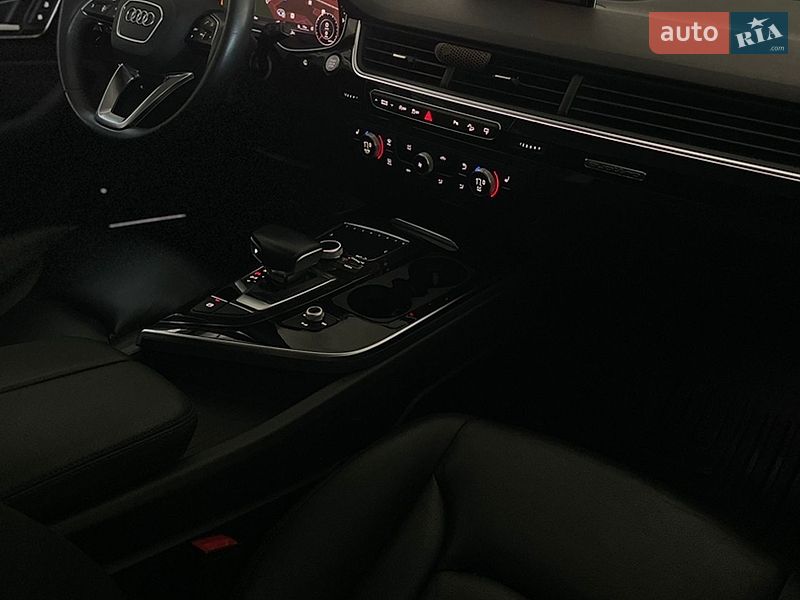 Внедорожник / Кроссовер Audi Q7 2018 в Киеве