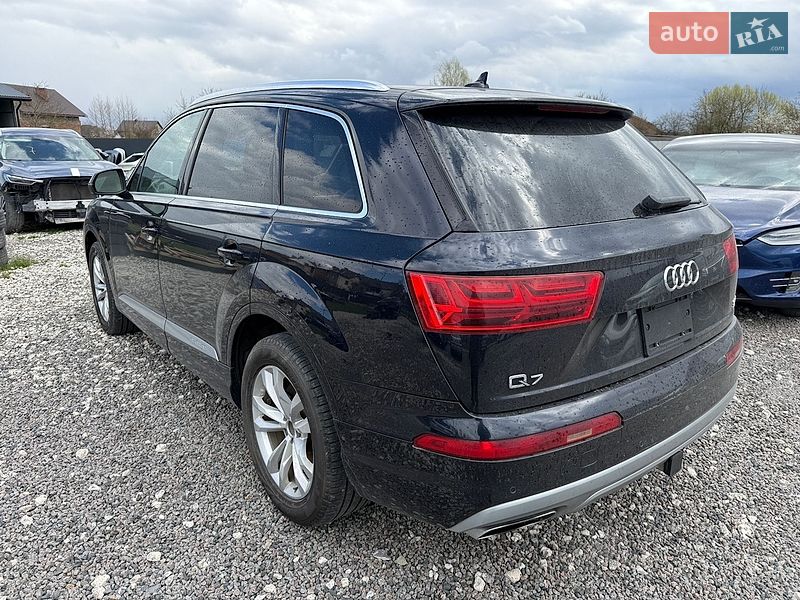 Внедорожник / Кроссовер Audi Q7 2016 в Яворове