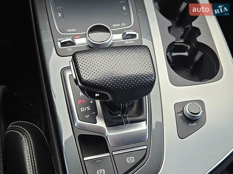 Внедорожник / Кроссовер Audi Q7 2016 в Каменец-Подольском