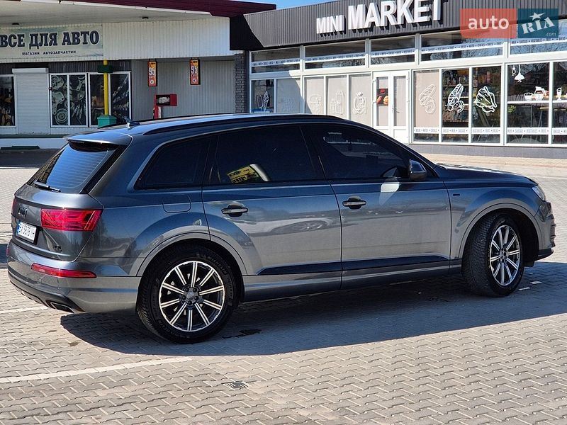 Внедорожник / Кроссовер Audi Q7 2016 в Каменец-Подольском