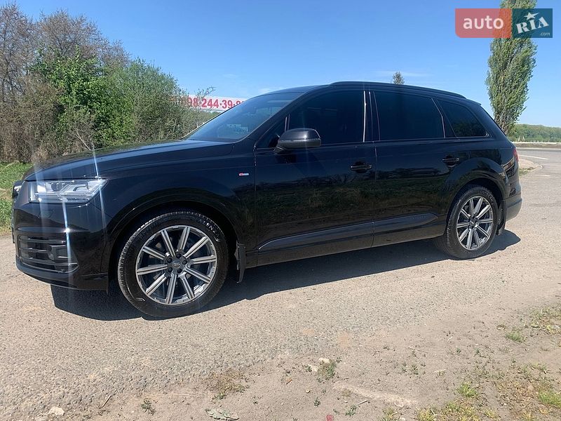 Позашляховик / Кросовер Audi Q7 2017 в Львові