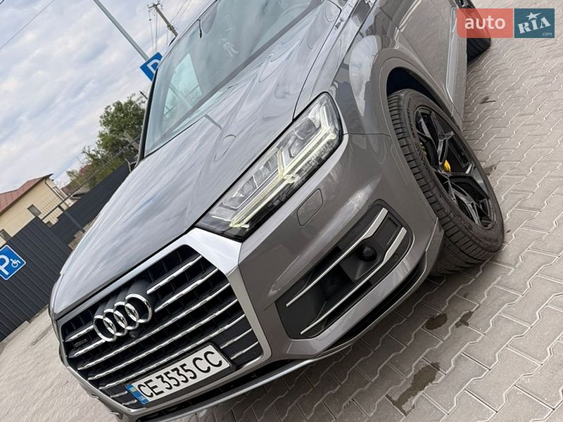 Внедорожник / Кроссовер Audi Q7 2017 в Черновцах