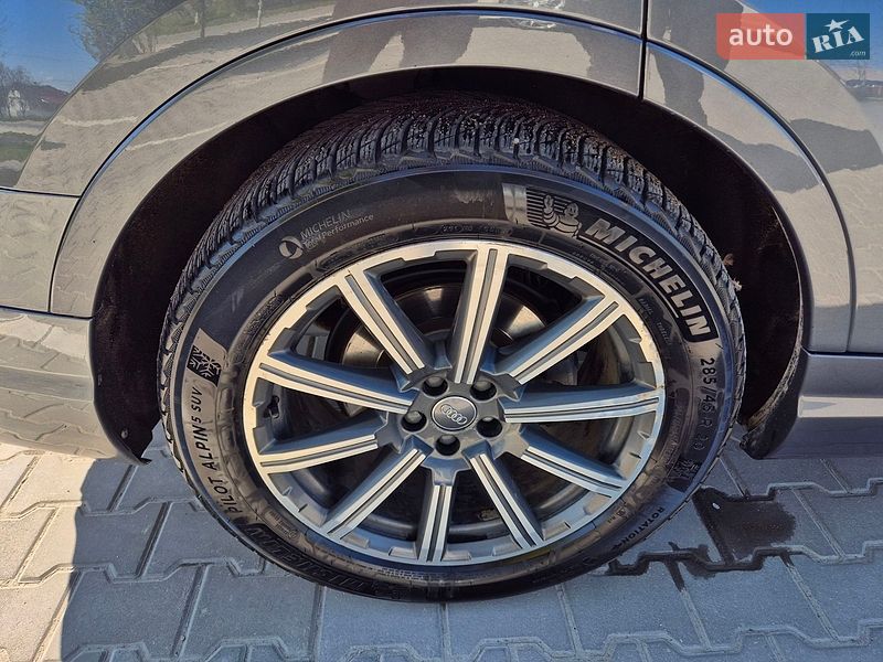 Позашляховик / Кросовер Audi Q7 2016 в Кам'янець-Подільському