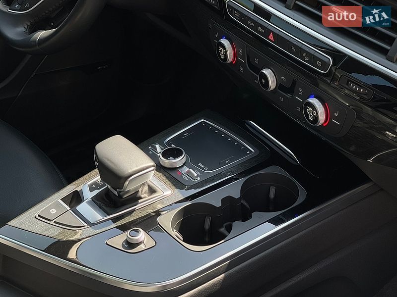 Внедорожник / Кроссовер Audi Q7 2018 в Каменском