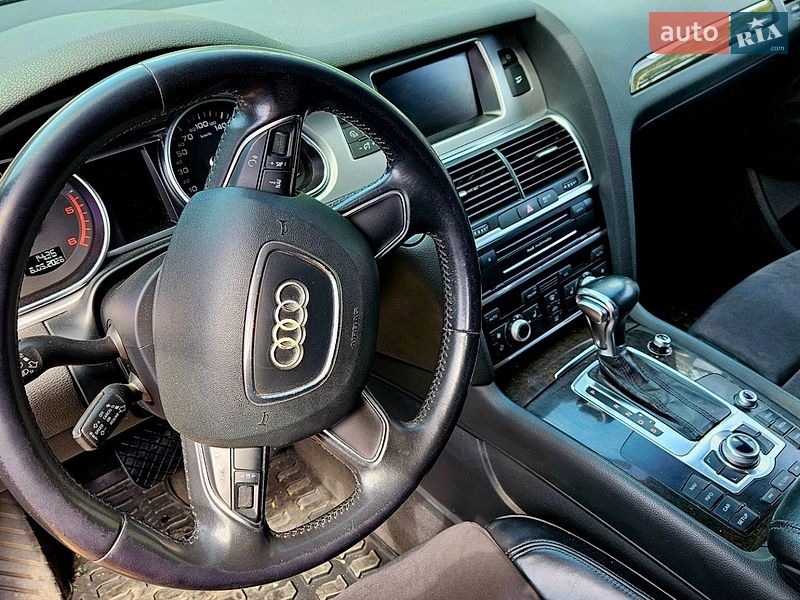 Внедорожник / Кроссовер Audi Q7 2013 в Ужгороде