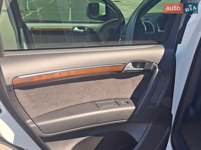 Внедорожник / Кроссовер Audi Q7 2013 в Киеве