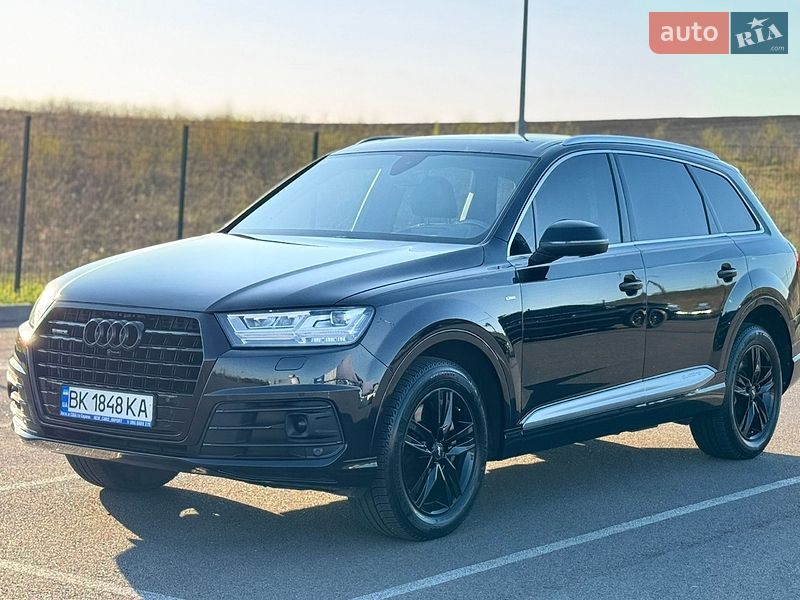 Внедорожник / Кроссовер Audi Q7 2017 в Ровно
