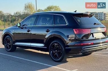 Внедорожник / Кроссовер Audi Q7 2017 в Ровно