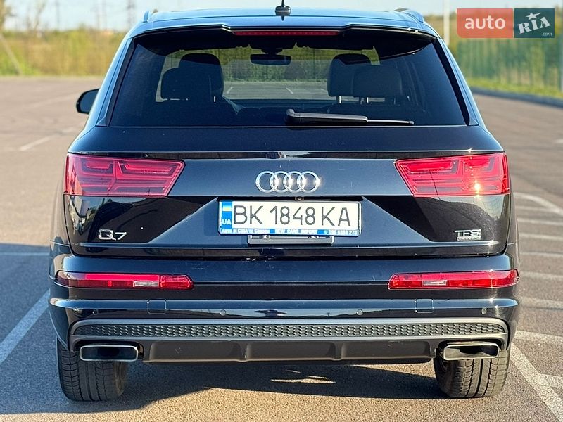 Внедорожник / Кроссовер Audi Q7 2017 в Ровно