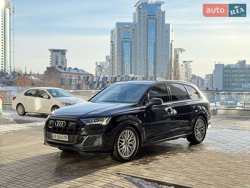 Внедорожник / Кроссовер Audi Q7 2020 в Киеве