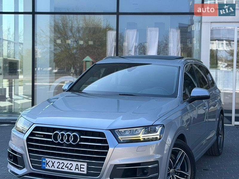 Внедорожник / Кроссовер Audi Q7 2017 в Харькове