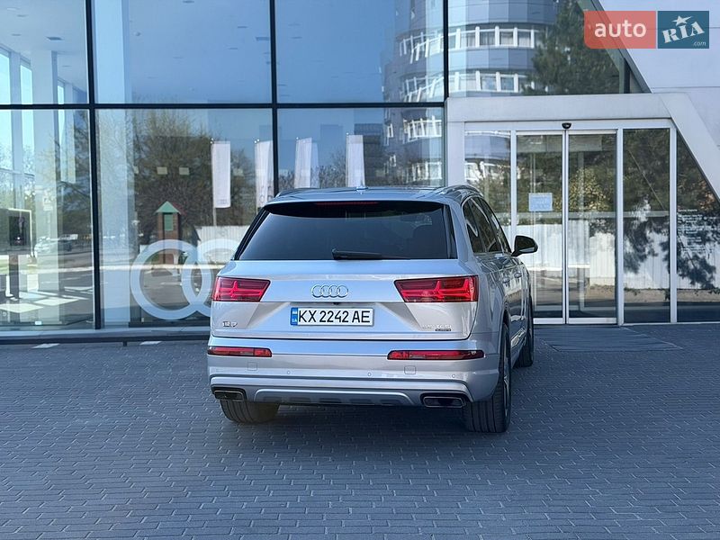 Внедорожник / Кроссовер Audi Q7 2017 в Харькове