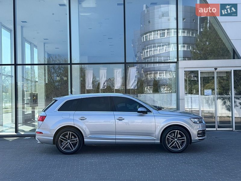 Внедорожник / Кроссовер Audi Q7 2017 в Харькове
