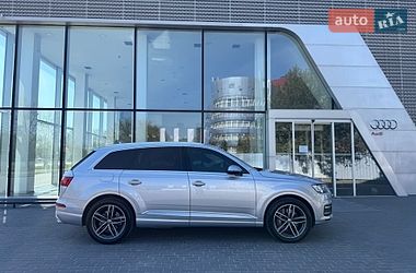 Внедорожник / Кроссовер Audi Q7 2017 в Харькове