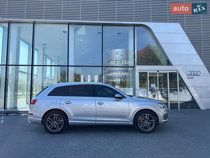 Внедорожник / Кроссовер Audi Q7 2017 в Харькове