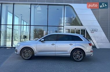 Внедорожник / Кроссовер Audi Q7 2017 в Харькове