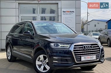 Позашляховик / Кросовер Audi Q7 2016 в Чернівцях
