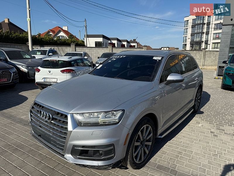 Внедорожник / Кроссовер Audi Q7 2018 в Ровно
