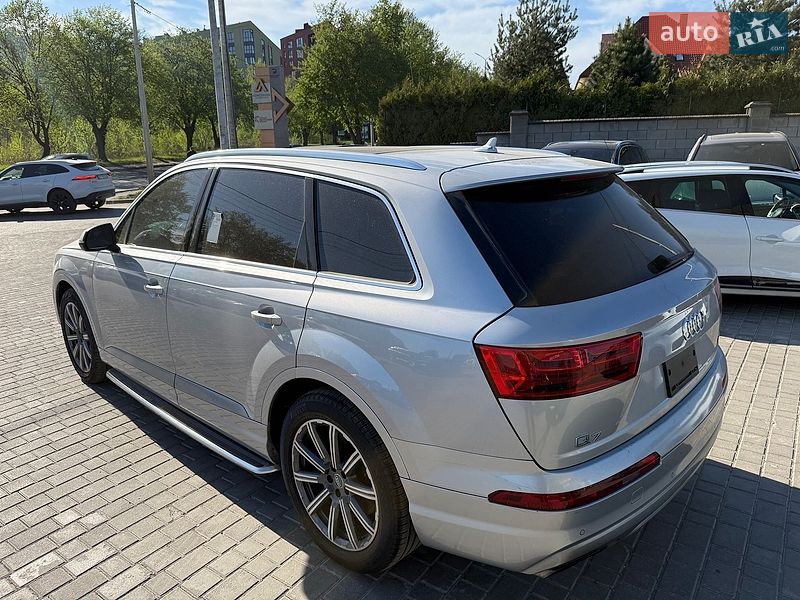 Внедорожник / Кроссовер Audi Q7 2018 в Ровно