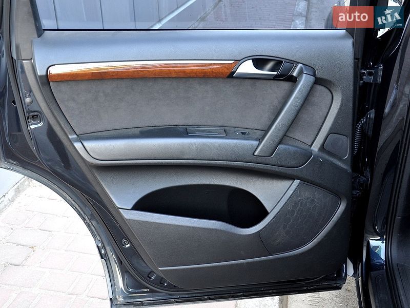 Внедорожник / Кроссовер Audi Q7 2010 в Львове